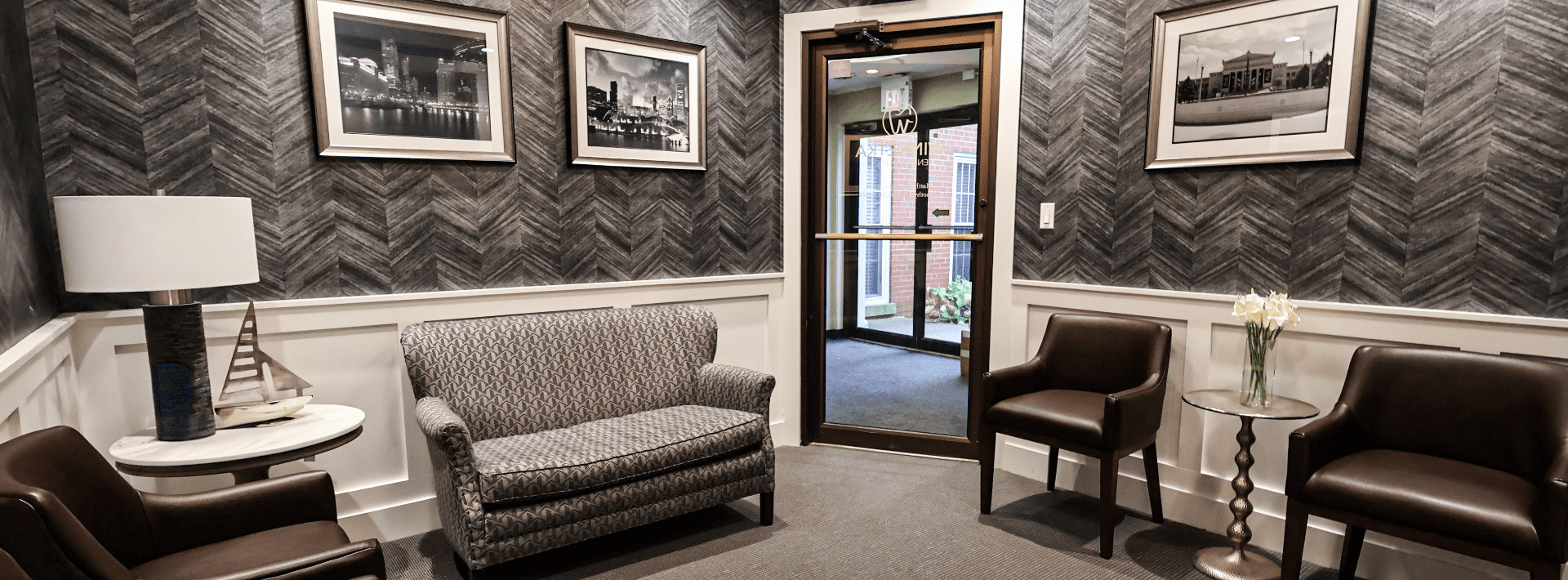 Carousel2 the waiting room at Winnetka Endodontics